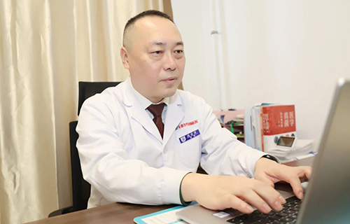 名医 | 艾滋病合并梅毒，一次检查让他瞬间崩溃