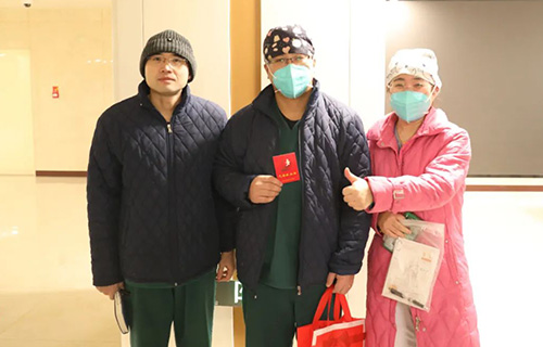 热血传递 情暖寒冬——十三水游戏网
组织医务人员开展无偿献血活动