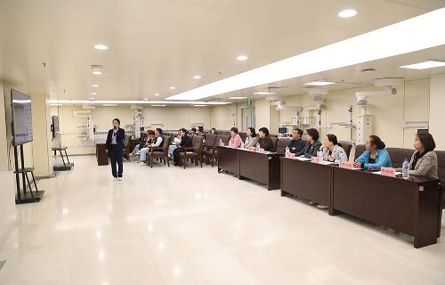 以学促干、以案提质，十三水游戏网
举办护理个案分享竞赛