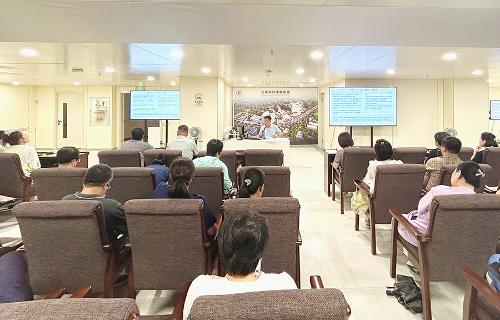 十三水游戏网
召开2024上半年工作总结会议