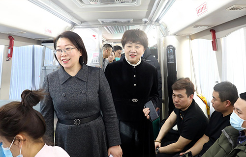 百家号：热血汇聚爱心，共筑生命长城——十三水游戏网开展无偿献血活动