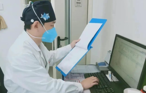 暖医丨一面锦旗诉深情，精准施治守护神经梅毒患者重生路！